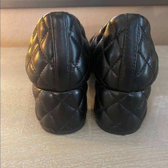 Tory Burch Black Heels -Quilted Leather with Patent Toe - Picture 2 of 4